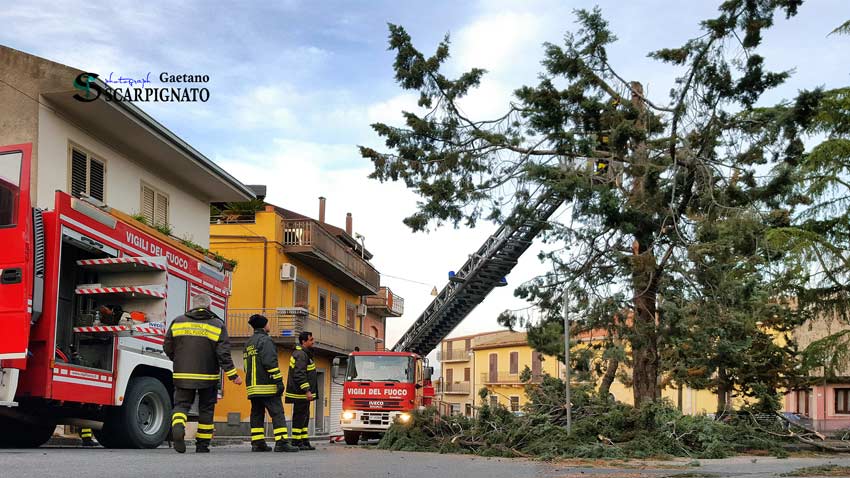 Domenica di forte vento a Randazzo
