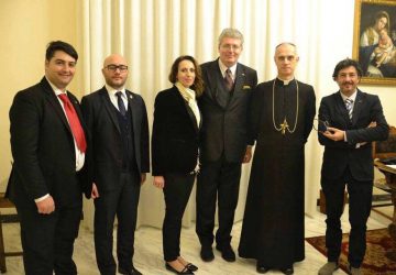 Acireale, il principe di Montenegro Stephan Cernetic ha incontrato il Vescovo mons. Antonino Raspanti