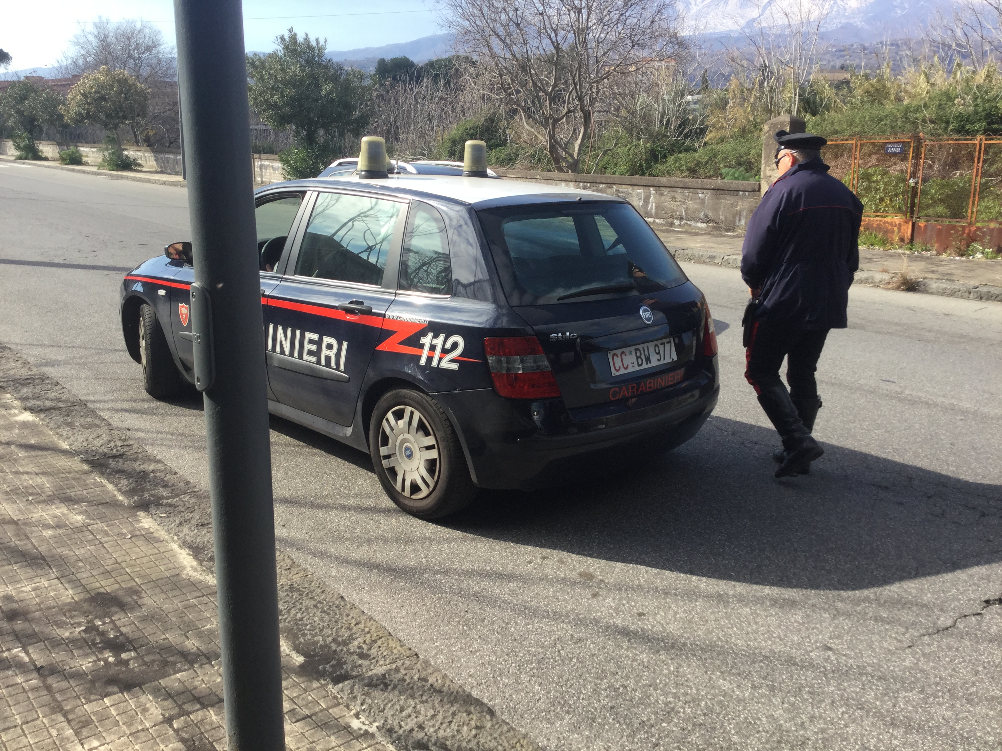 Giarre, controlli dei carabinieri in corso a Macchia