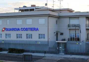 Riposto, consegna dello storico faro al Demanio