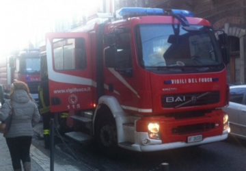 Giarre, incendio in una abitazione VIDEO