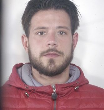 Adrano, assaltano furgone carico di sigarette. Arrestati NOMI FOTO