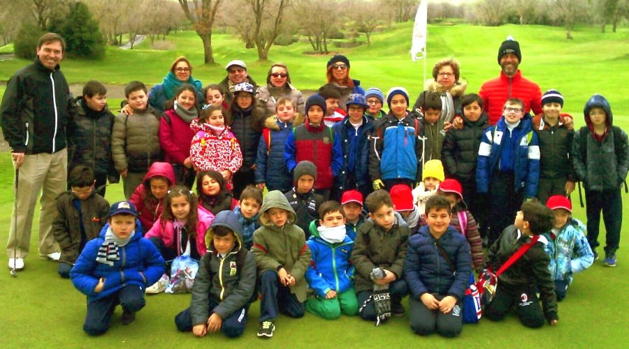 Alunni di Linguaglossa e Castiglione di Sicilia a lezione di golf al “Picciolo” di Rovittello