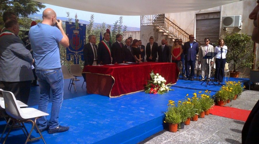 Giarre, D’Anna vs Bonaccorsi: torna la “giungla” nel parcheggio in municipio