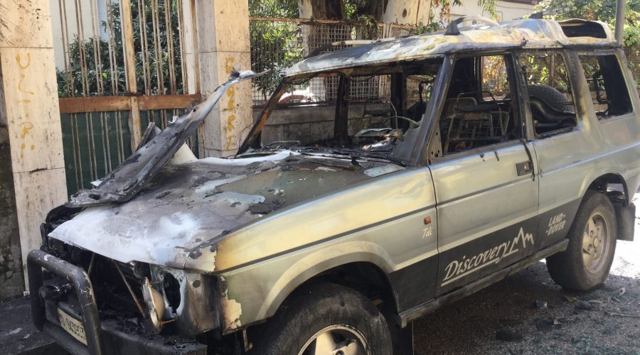 Giarre, incendio auto in corso Sicilia