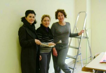 Giarre, mamme a lavoro per sistemare le aule e gli spazi scolastici