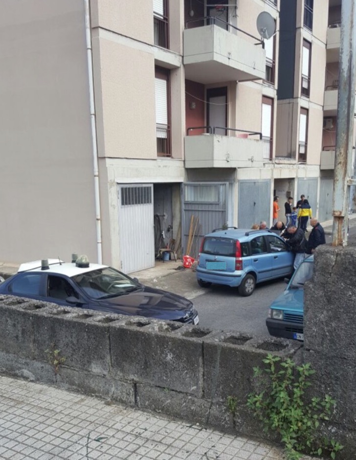 Riposto, scoperta santabarbara in un garage di via Ligresti  VIDEO