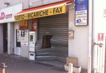 Riposto, in azione la gang della spaccata.  Abbattuta saracinesca tabacchino