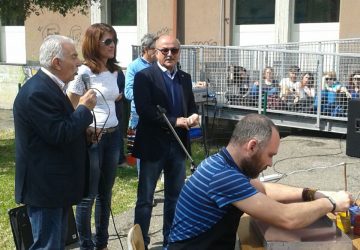 Al Liceo Artistico Guttuso dimostrazione artistica della tecnica turca Ebru