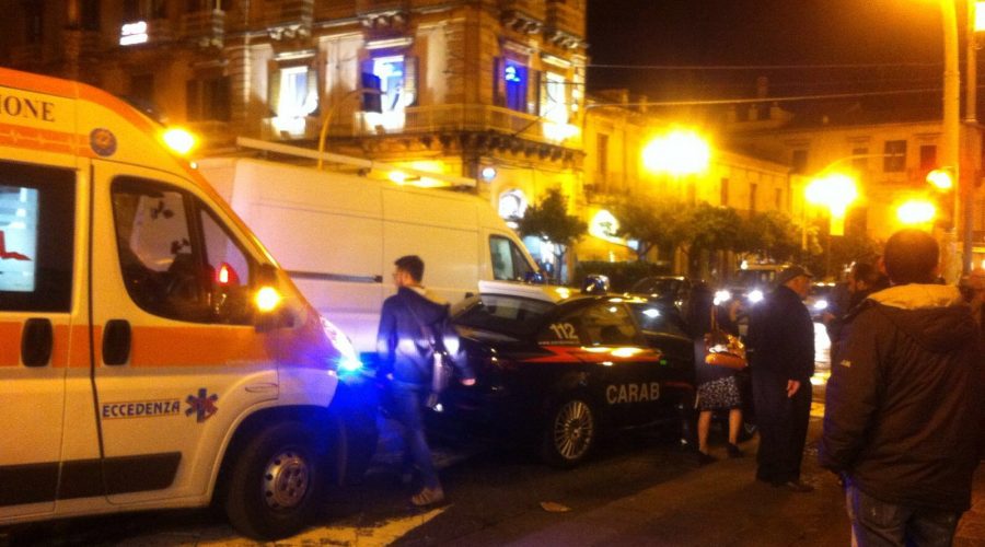 Giarre, massacrato di botte in pieno centro VIDEO