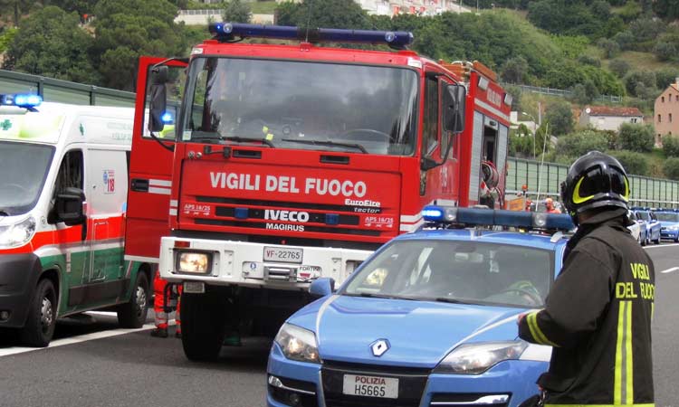 Giarre, incidente nei pressi del casello A18