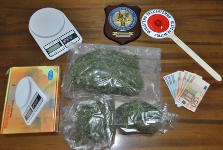 Acireale, un arresto per detenzione di marijuana
