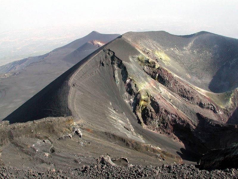 Etna: Ingv, emissione radon dalle faglie