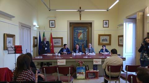 Cataldo Siculo Parisio chiude i venerdi letterari santalfiesi