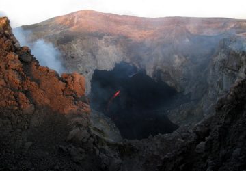 Etna: allerta gialla ma al momento niente allarmismi