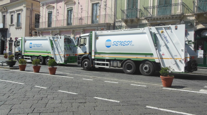 Giarre, appalto rifiuti, aggiudicazione alla Igm-Senesi
