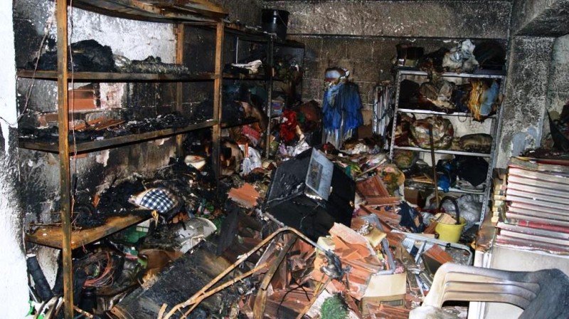 Acireale, colto da raptus di gelosia da’ fuoco al garage dell’ex moglie