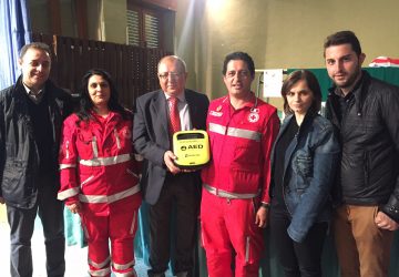 S.Alfio, donato dalla Croce Rossa un defibrillatore