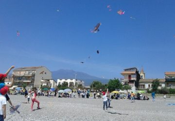 Mascali, la Giornata degli aquiloni. Pregevole iniziativa