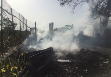 Trepunti, incendio rifiuti in via Mameli