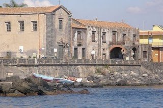 Torre Archirafi, rush finale per i lavori di riqualificazione del borgo marinaro