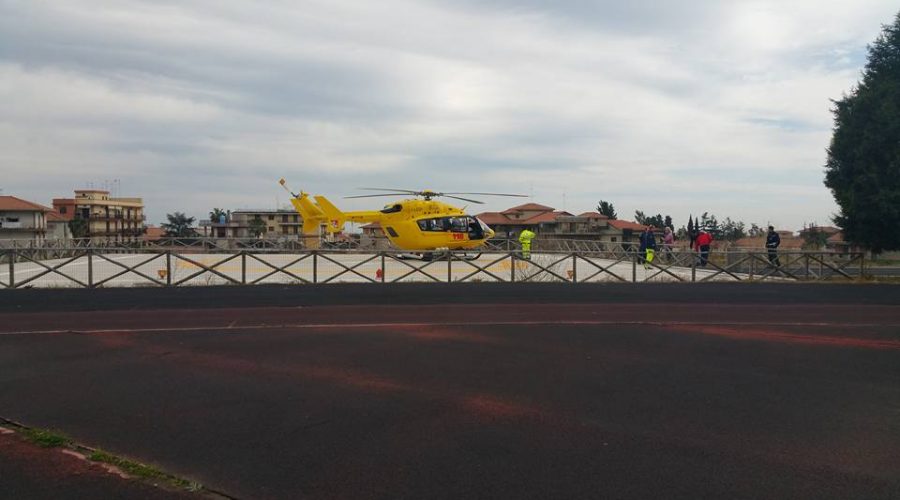 Incidente in autostrada, ferito motociclista. Interviene elisoccorso VIDEO