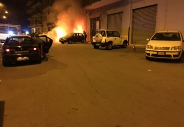 Giarre a fuoco una Audi A4 VD