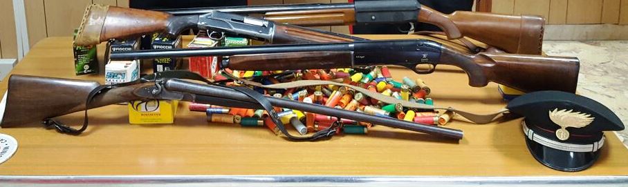 Aci S.Antonio, armi in casa: due arresti