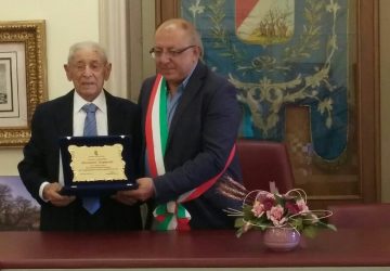 Sant&rsquo;Alfio: festeggiato il 100&deg; compleanno di Giovanni Zappal&agrave;