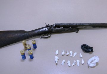 Bronte: beccato con un fucile e cocaina in auto. Arrestato