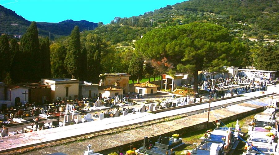 Precisazione su l’“affaire cimitero” a Francavilla: gli otto rinvii a giudizio sono stati solo richiesti