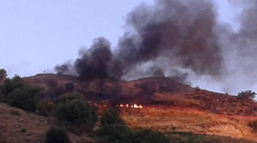 Calatabiano, in fiamme la collina. Si rompe di nuovo la condotta idrica. Messina a rischio siccità