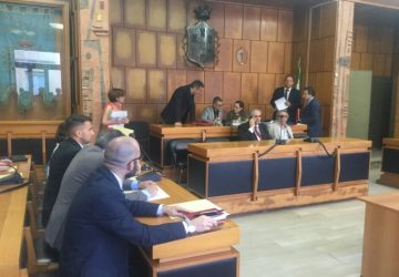 Giarre, si insedia il nuovo Consiglio comunale. Rieletto a presidente Francesco Longo VD