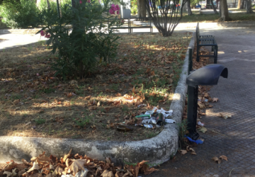 Giarre, villa Margherita dimenticata. Rubate due botole della rete fognaria