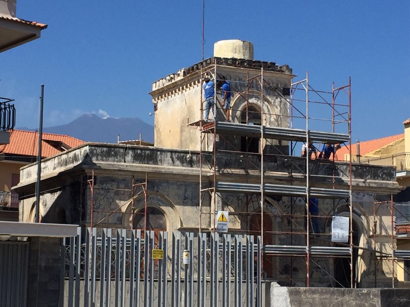 Al via la messa in sicurezza del Faro di Riposto in previsione del bando