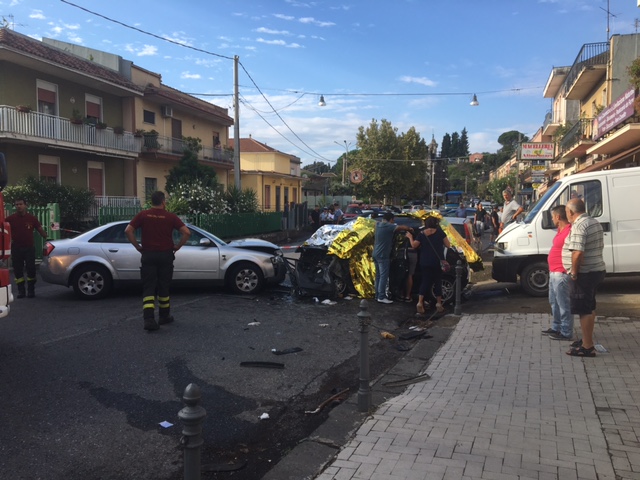 Giarre, incidente mortale a San Leonardello. Vittima una donna di 35 anni  VIDEO