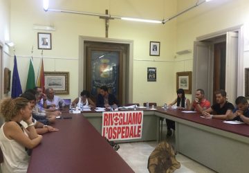 S.Alfio, Festa della birra. Seduta straordinaria del Consiglio: il presidente del Consiglio non si dimette  VD