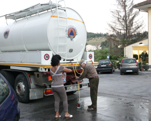 Emergenza idrica a S.Maria la Strada. Cittadini presentano raccolta firme