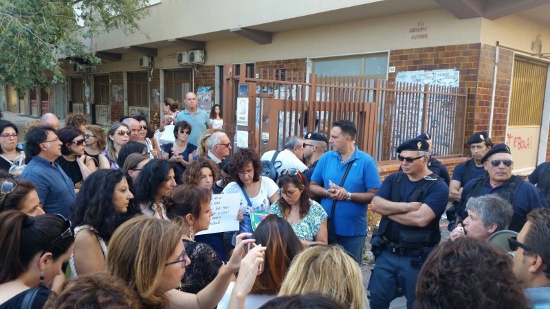 La protesta dei docenti: siamo stanchi di essere insultati e vilipesi