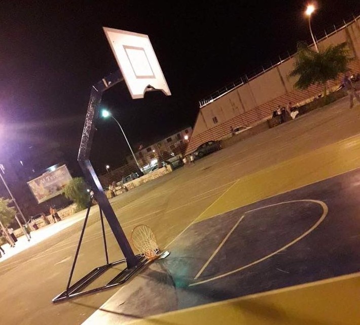 Acireale: vandali distruggono i canestri da mini basket di largo Francesco Vecchio