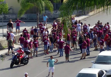 Tensione tra i tifosi allo stadio di Giarre per la gara di Coppa Italia con l&rsquo;Acireale VIDEO