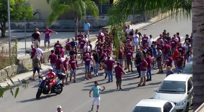 Tensione tra i tifosi allo stadio di Giarre per la gara di Coppa Italia con l’Acireale VIDEO