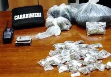Catania: in casa con 4 kg di marijuana. Arrestata casalinga