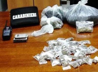 Catania: in casa con 4 kg di marijuana. Arrestata casalinga