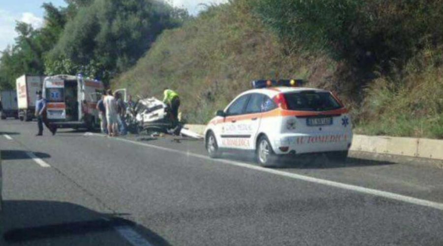 A18, grave incidente tra Giarre e Fiumefreddo: tre i feriti. Il conducente in prognosi riservata