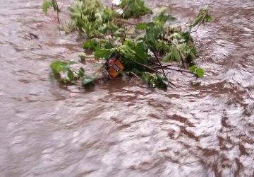 Giarre, Santa Maria la Strada: allagata. Decine di caditoie otturate, strade trasformate in fiumi VD