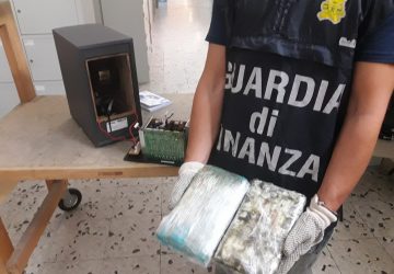 Catania, nascondeva cocaina nelle casse delle stereo: arrestato dominicano