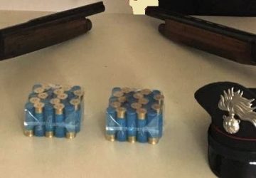 Patern&ograve;, blitz in una abitazione: trovate armi e cartucce: un arresto