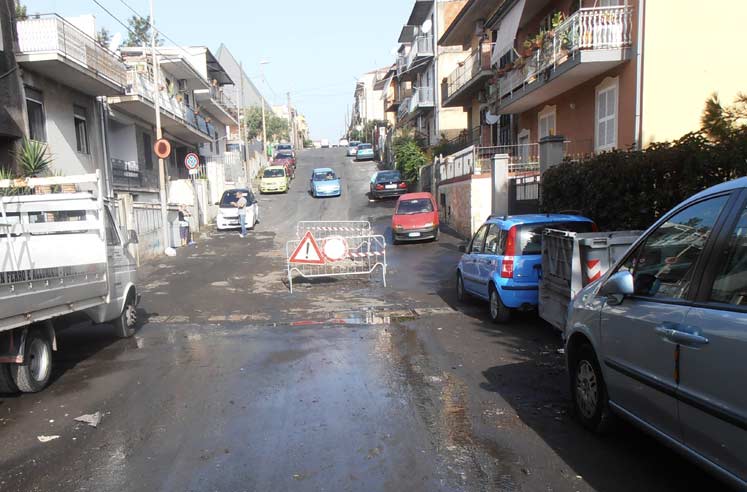 Catania: esasperati gli abitanti di via dei Calici e via Tellaro