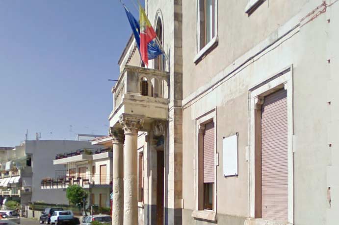 Allarme bomba (rientrato) ad Aci Castello: artificieri della polizia e carabinieri in azione